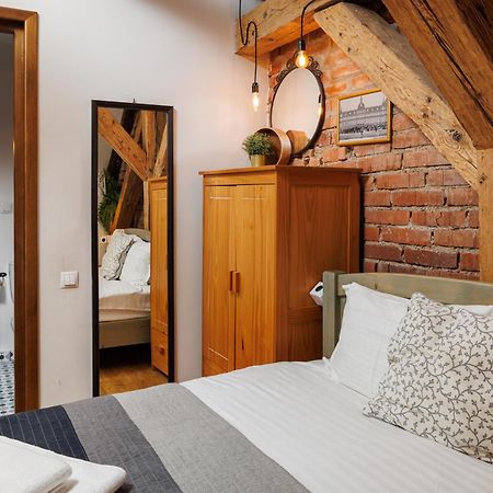 Wood House Republicii Hotel Brasov Bagian luar foto