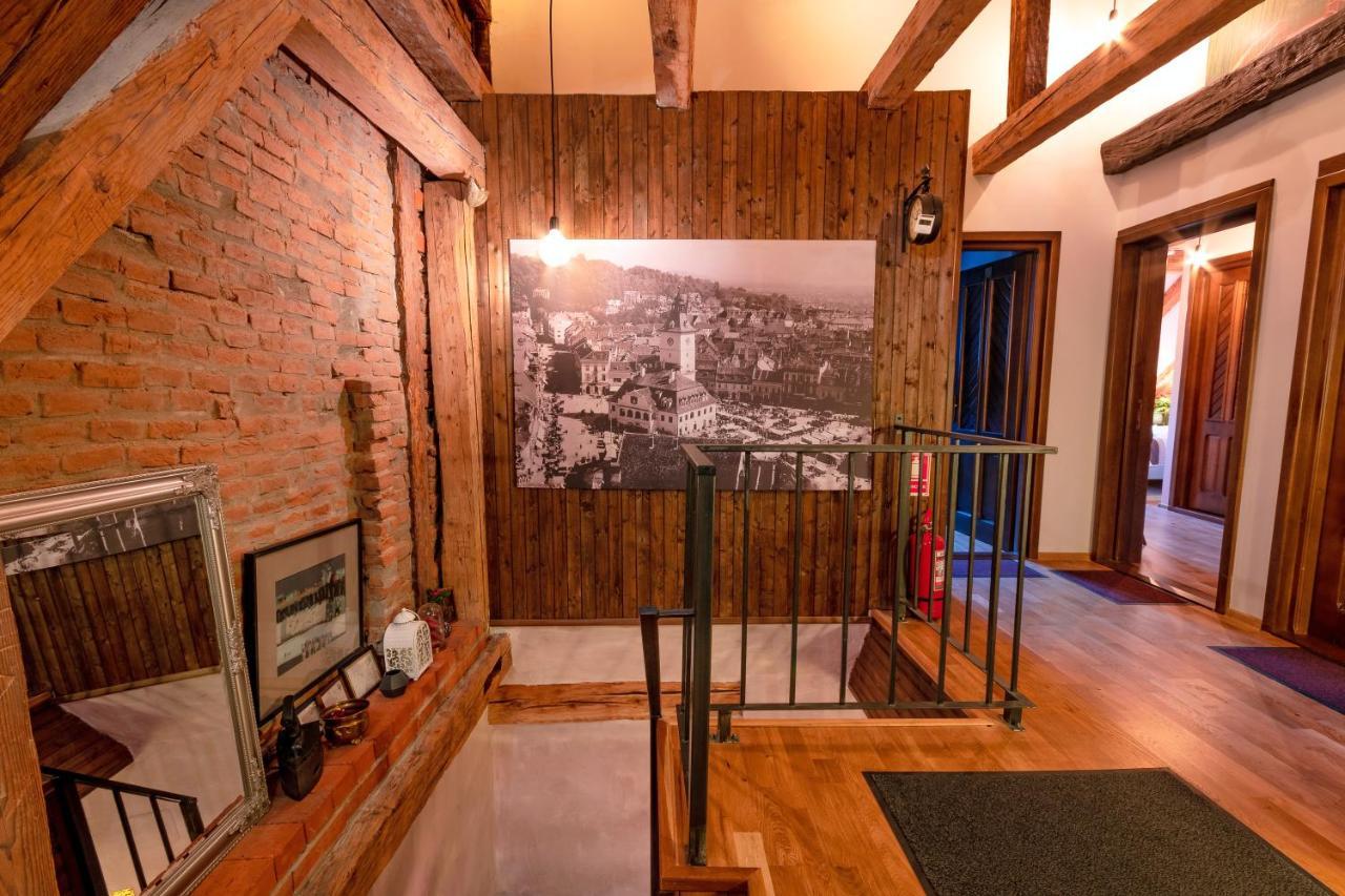 Wood House Republicii Hotel Brasov Bagian luar foto