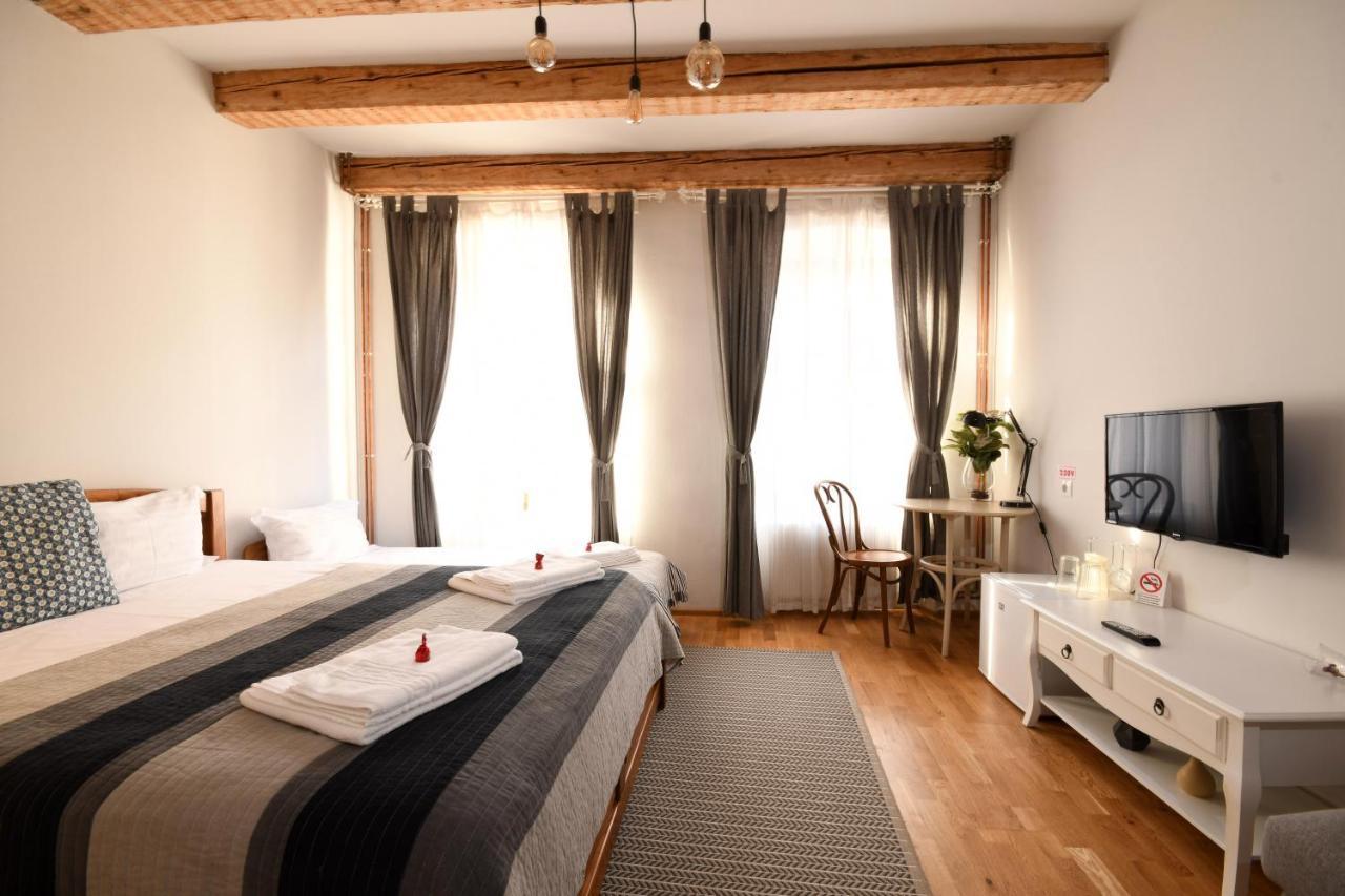 Wood House Republicii Hotel Brasov Bagian luar foto