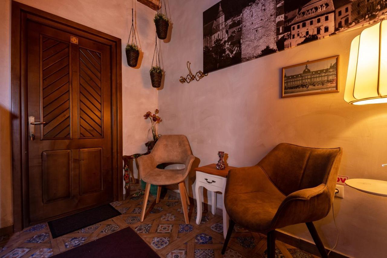 Wood House Republicii Hotel Brasov Bagian luar foto