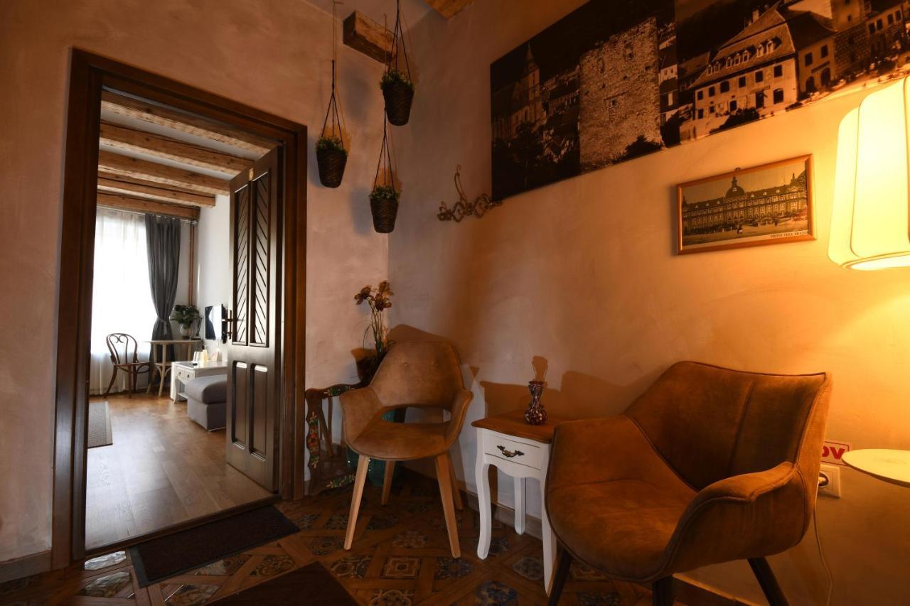 Wood House Republicii Hotel Brasov Bagian luar foto