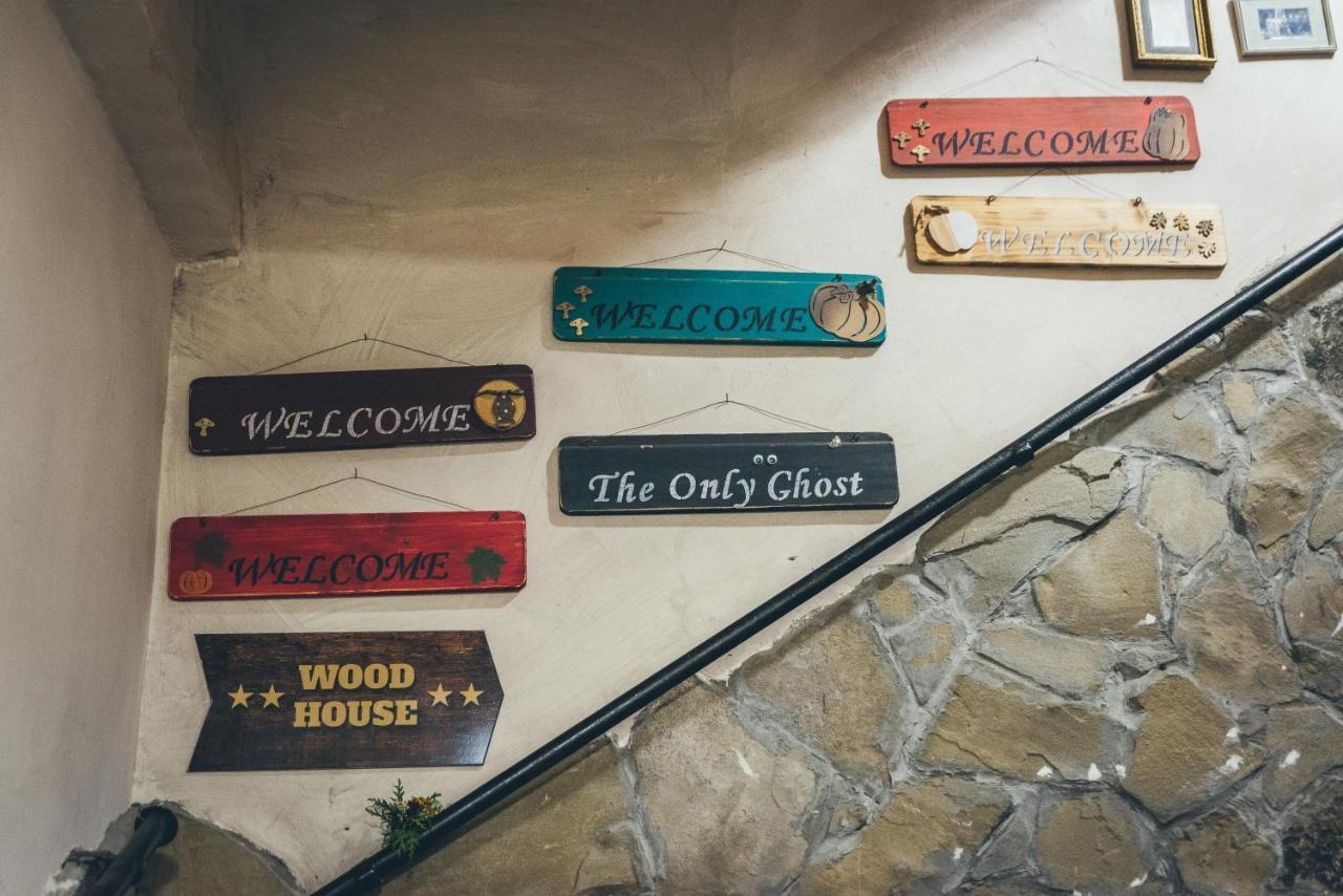 Wood House Republicii Hotel Brasov Bagian luar foto