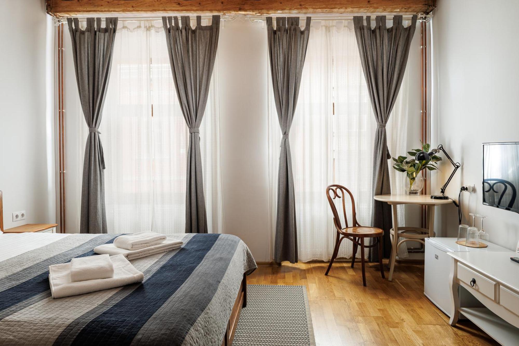Wood House Republicii Hotel Brasov Bagian luar foto