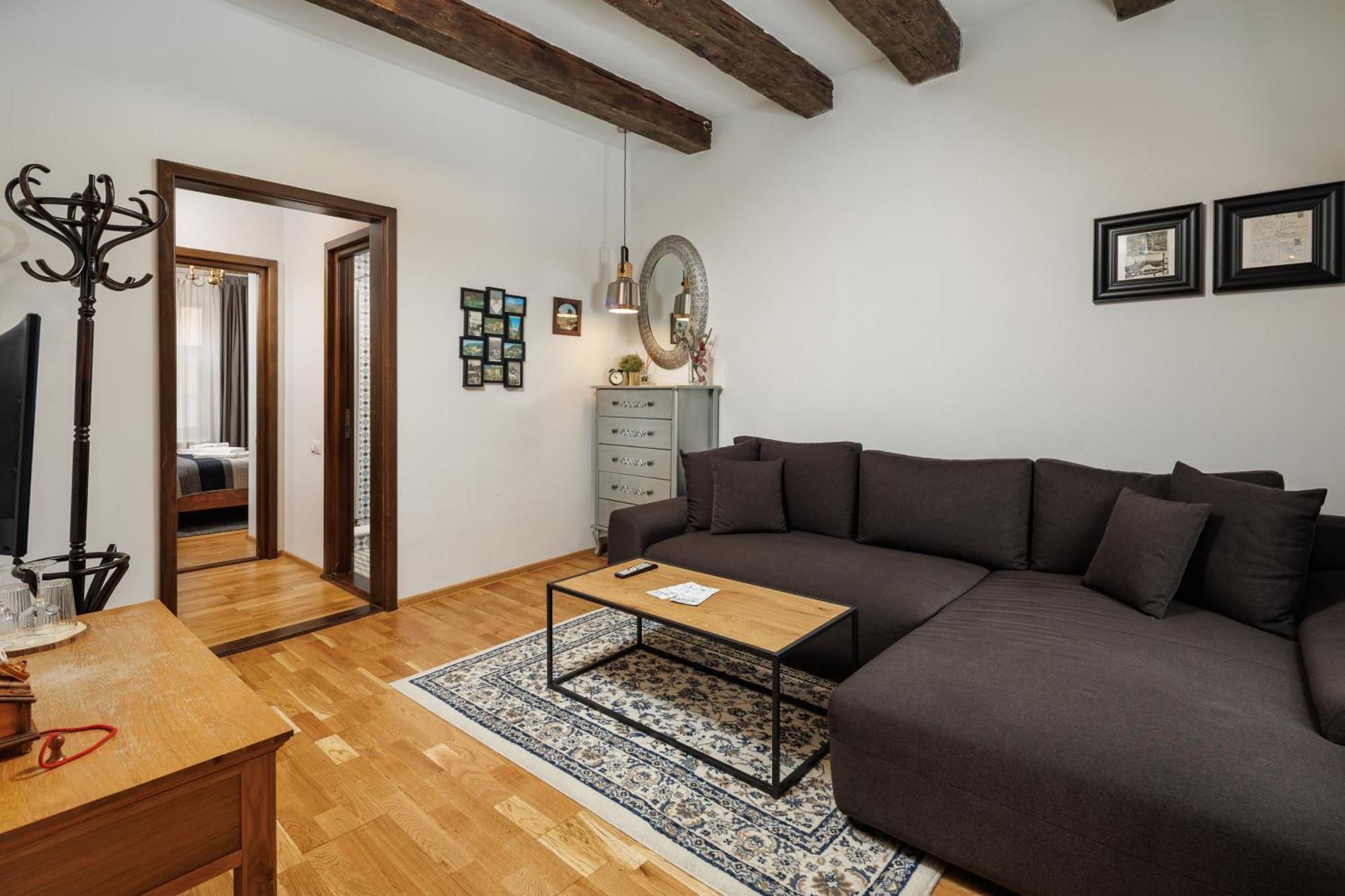 Wood House Republicii Hotel Brasov Bagian luar foto