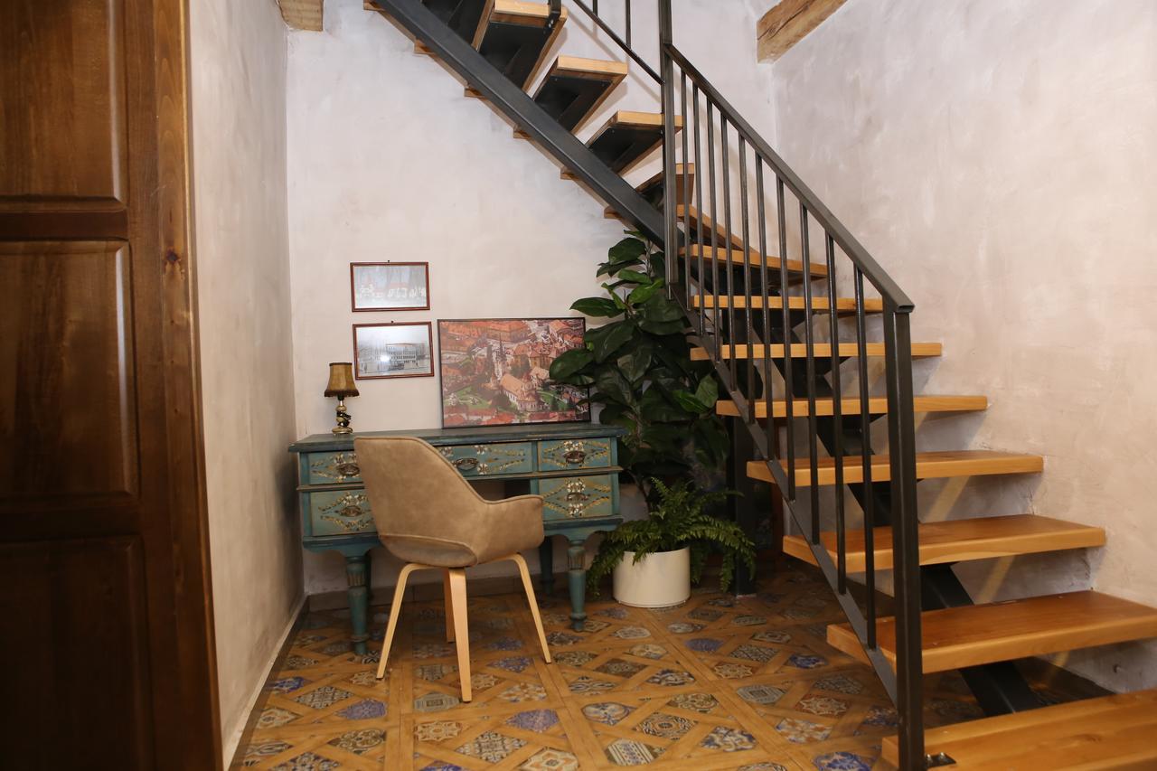 Wood House Republicii Hotel Brasov Bagian luar foto