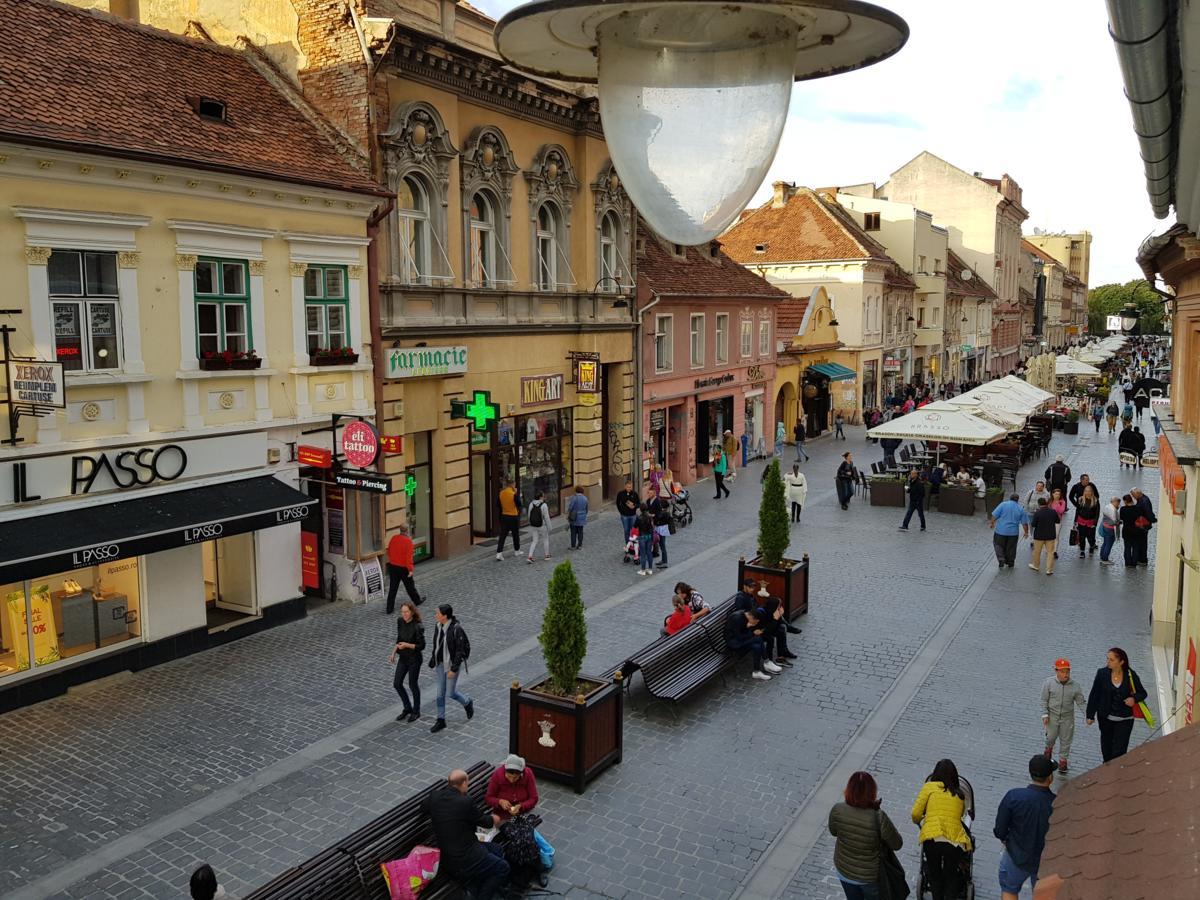 Wood House Republicii Hotel Brasov Bagian luar foto