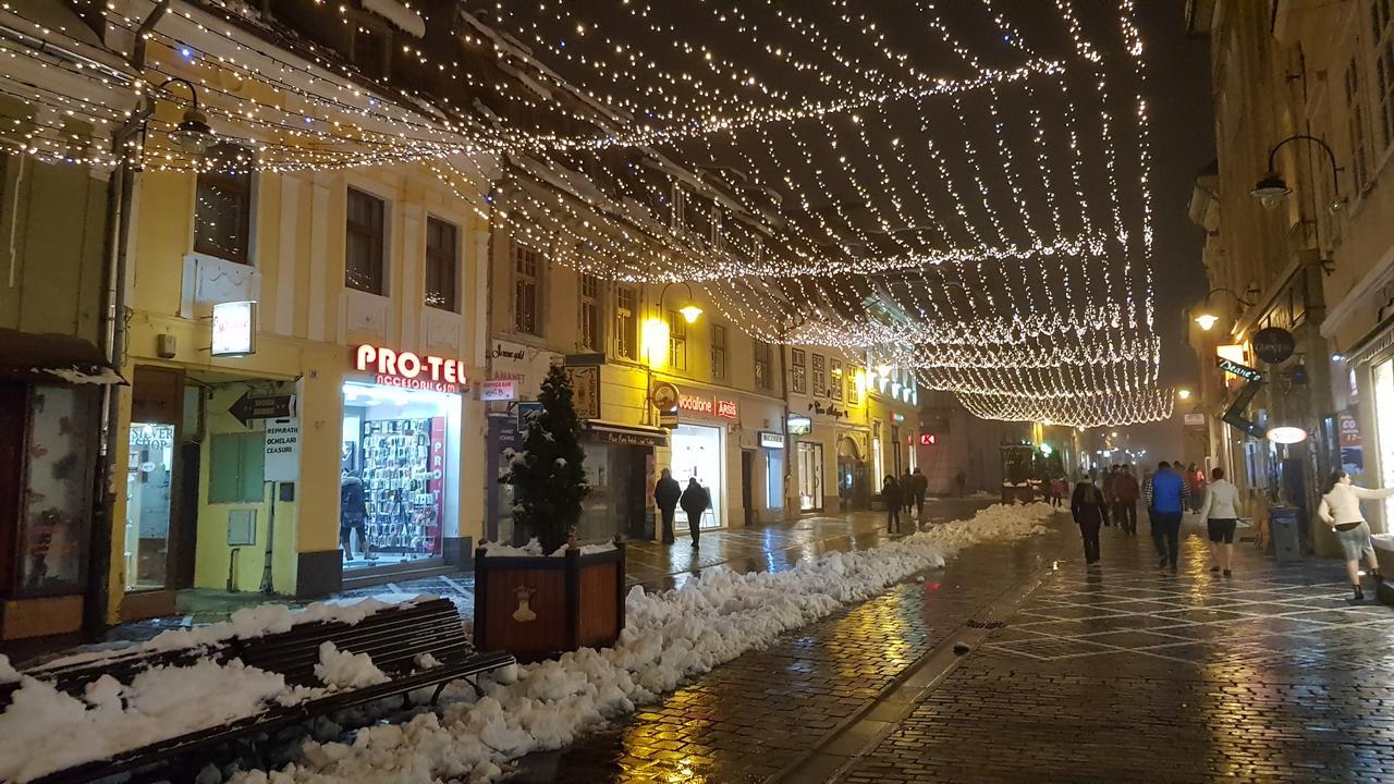 Wood House Republicii Hotel Brasov Bagian luar foto