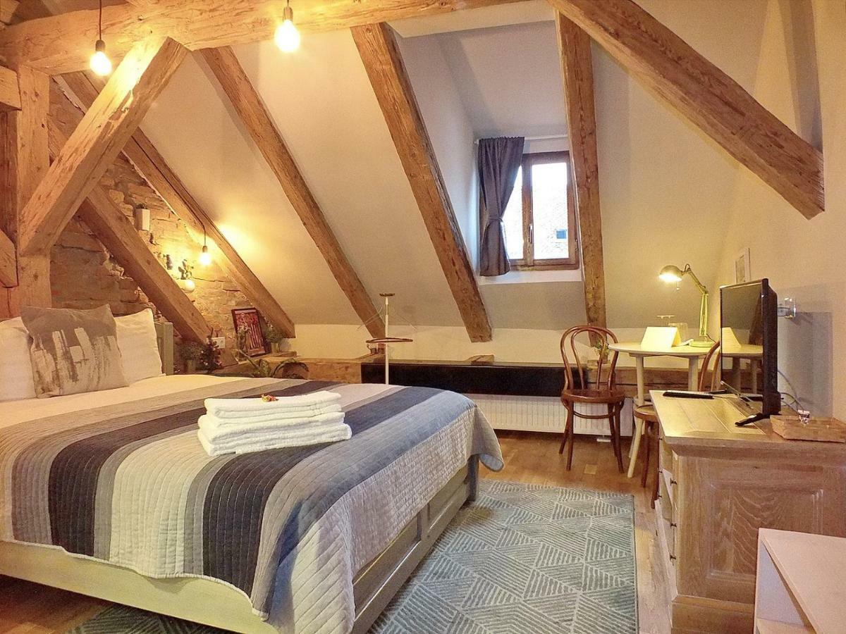 Wood House Republicii Hotel Brasov Bagian luar foto