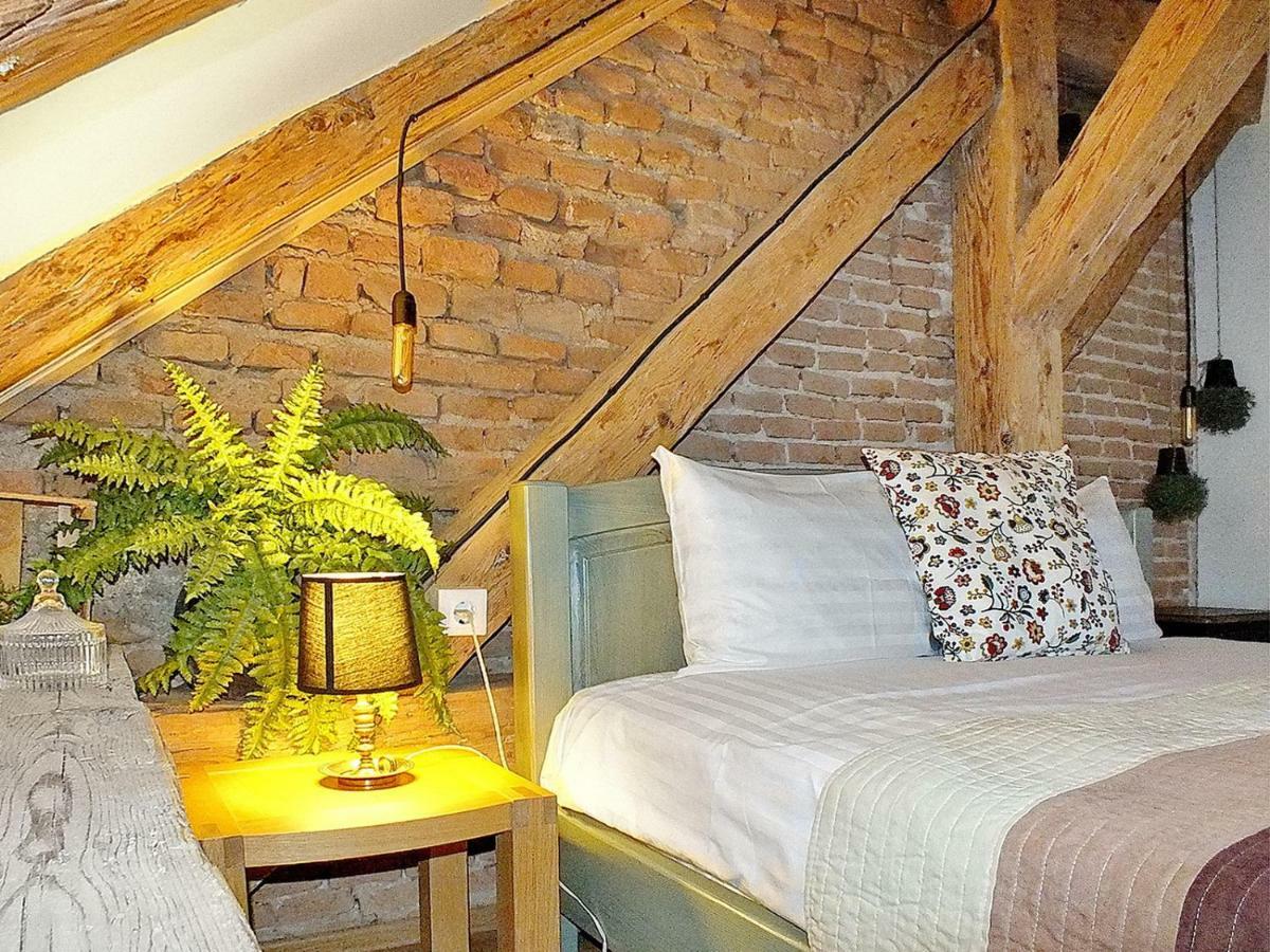 Wood House Republicii Hotel Brasov Bagian luar foto