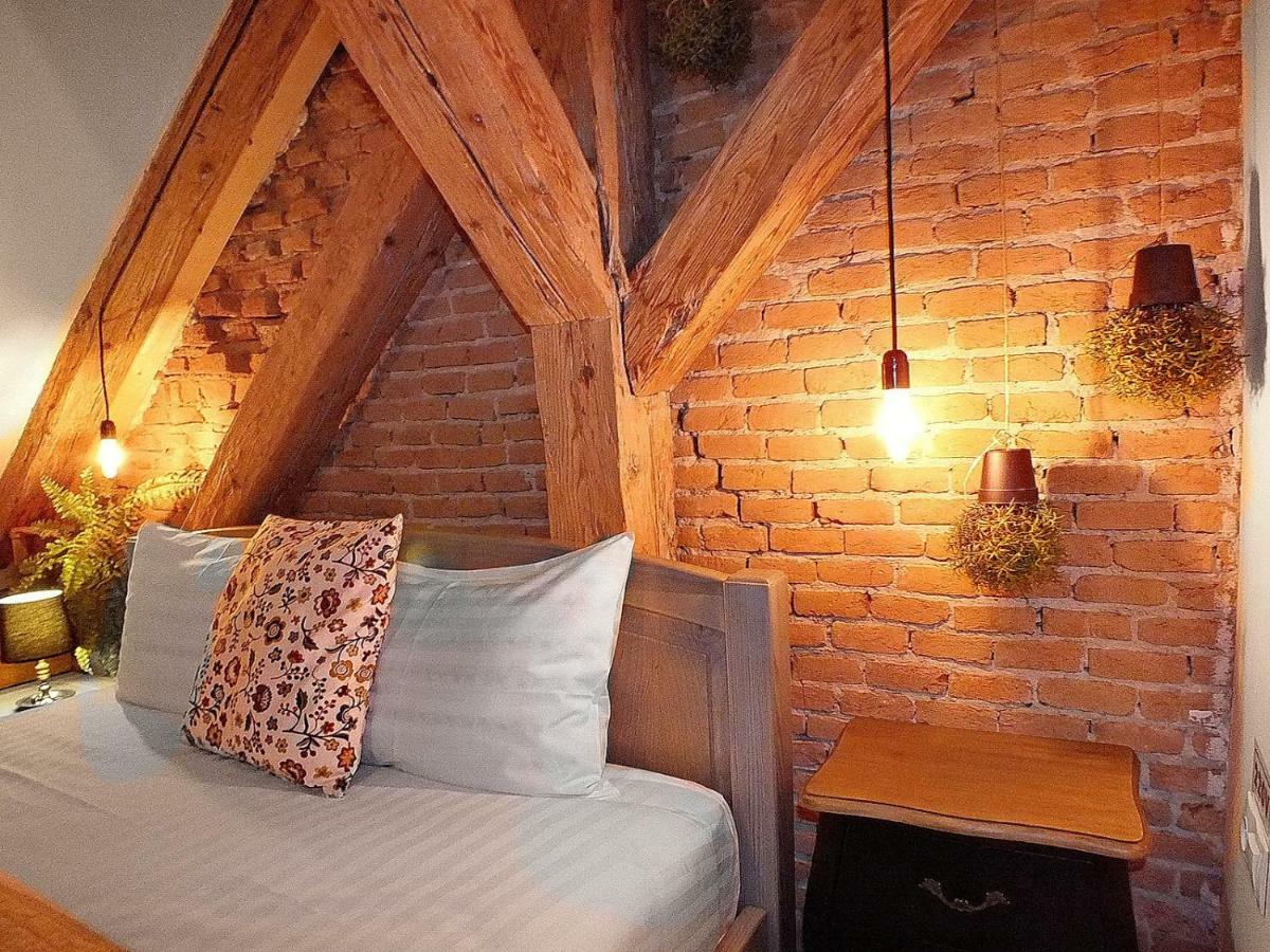 Wood House Republicii Hotel Brasov Bagian luar foto