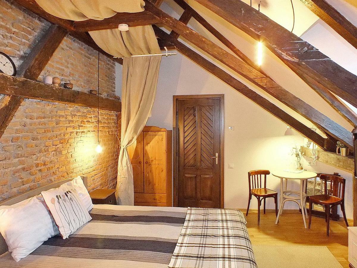 Wood House Republicii Hotel Brasov Bagian luar foto